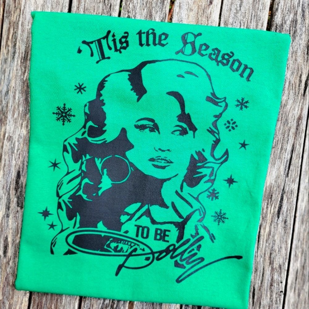 Tis the season to be Dolly! Parton Green Christmas shirt size Small